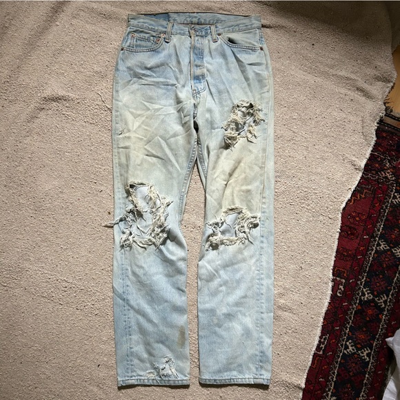 Levi’s Jeans - Ripped - Picture 2 of 2